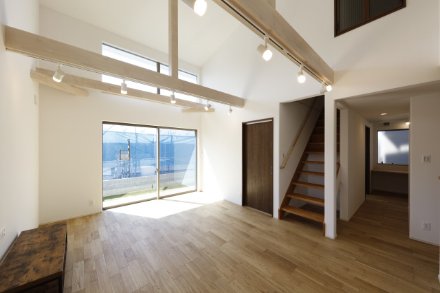 多肥上町の家　ーナマケモノの家 modern-wohnbereich