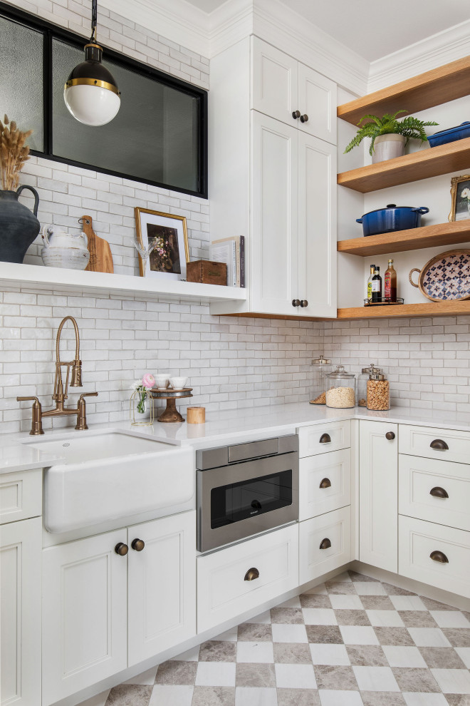 Kitchen - transitional kitchen idea in Austin