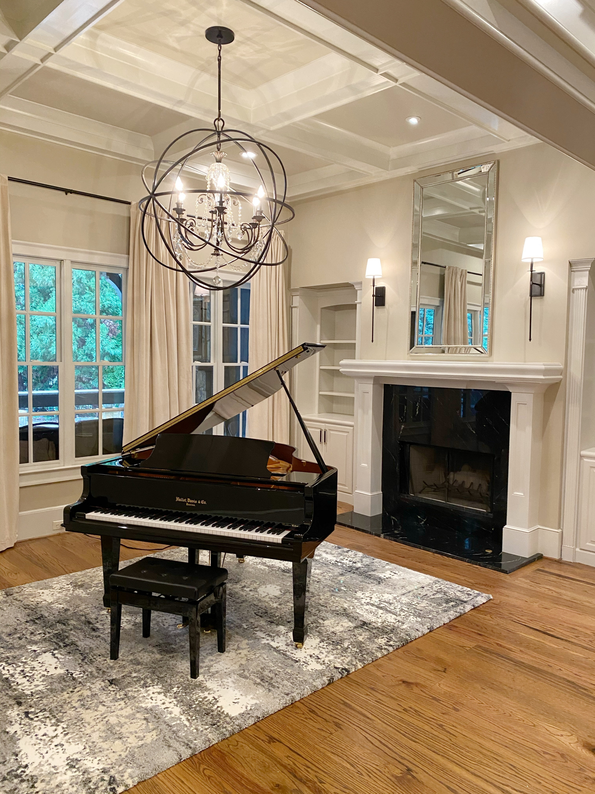 Decor & Design Piano room Marietta