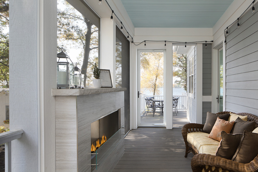 Inspiration for a coastal porch remodel in Milwaukee