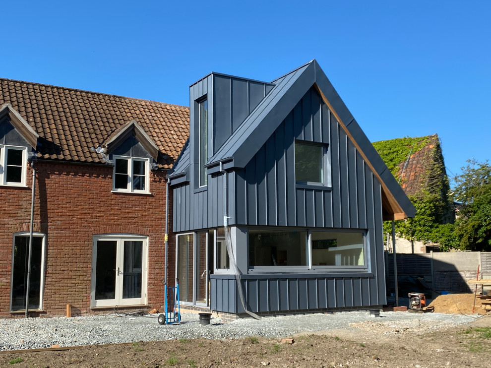 Modern Extension to Traditional Cottage