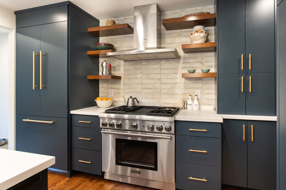 Example of a transitional kitchen design in Minneapolis