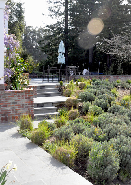 Steps traditional-garden