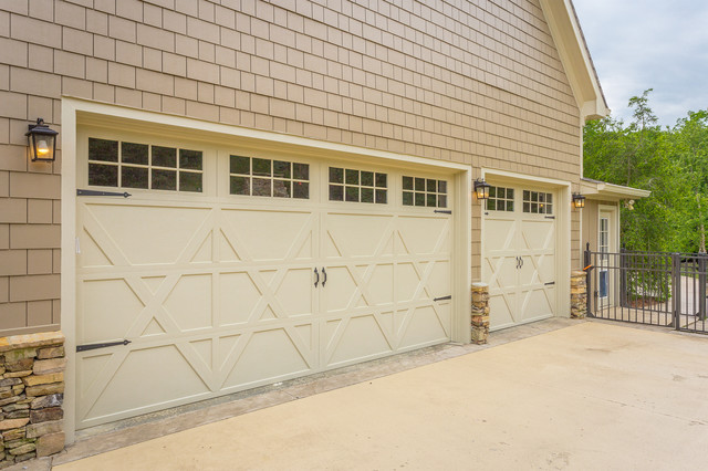 Siding Replacement Projects traditional-garage