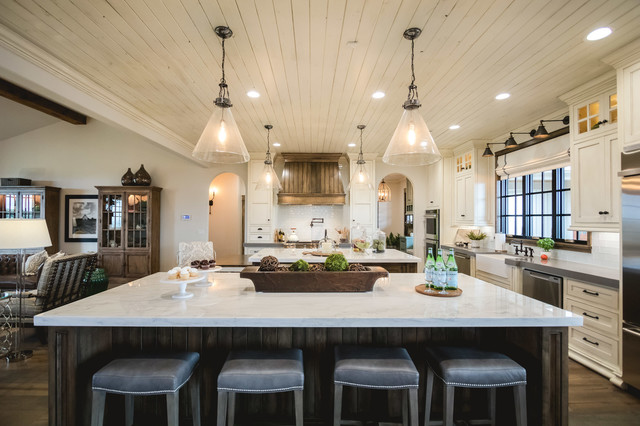 Cottage home design photo in Oklahoma City