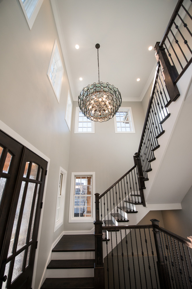 Example of a mountain style entryway design in Chicago