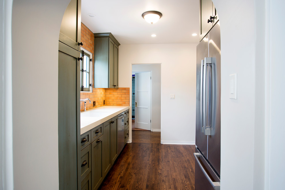 Kitchen - transitional kitchen idea