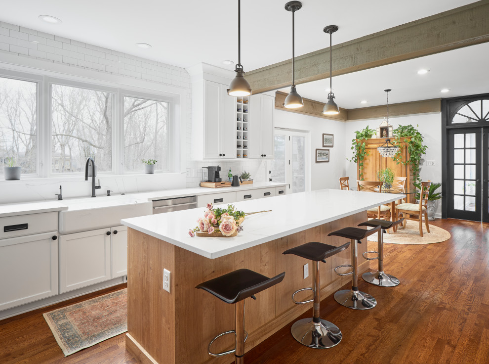 Design ideas for a classic kitchen in Indianapolis.