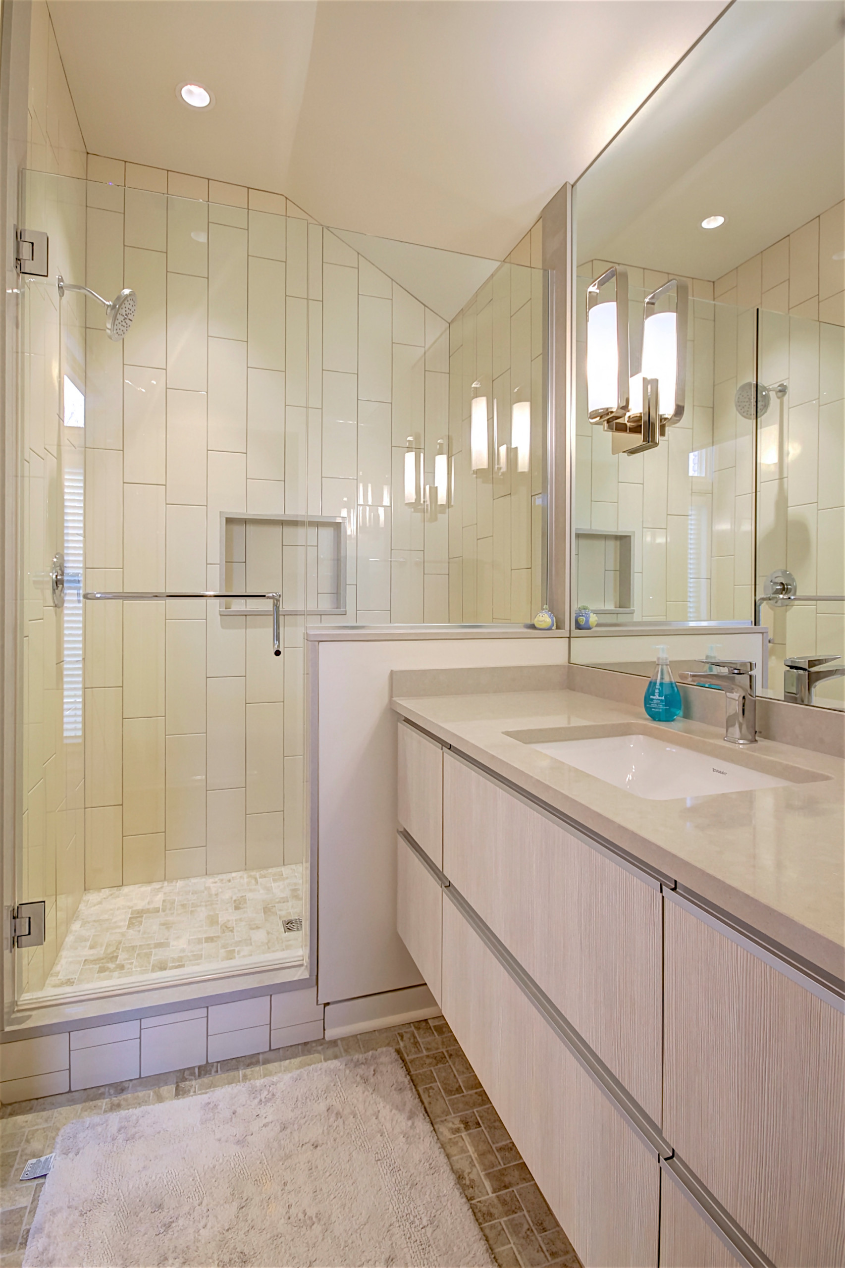 Rocky River Primary Suite