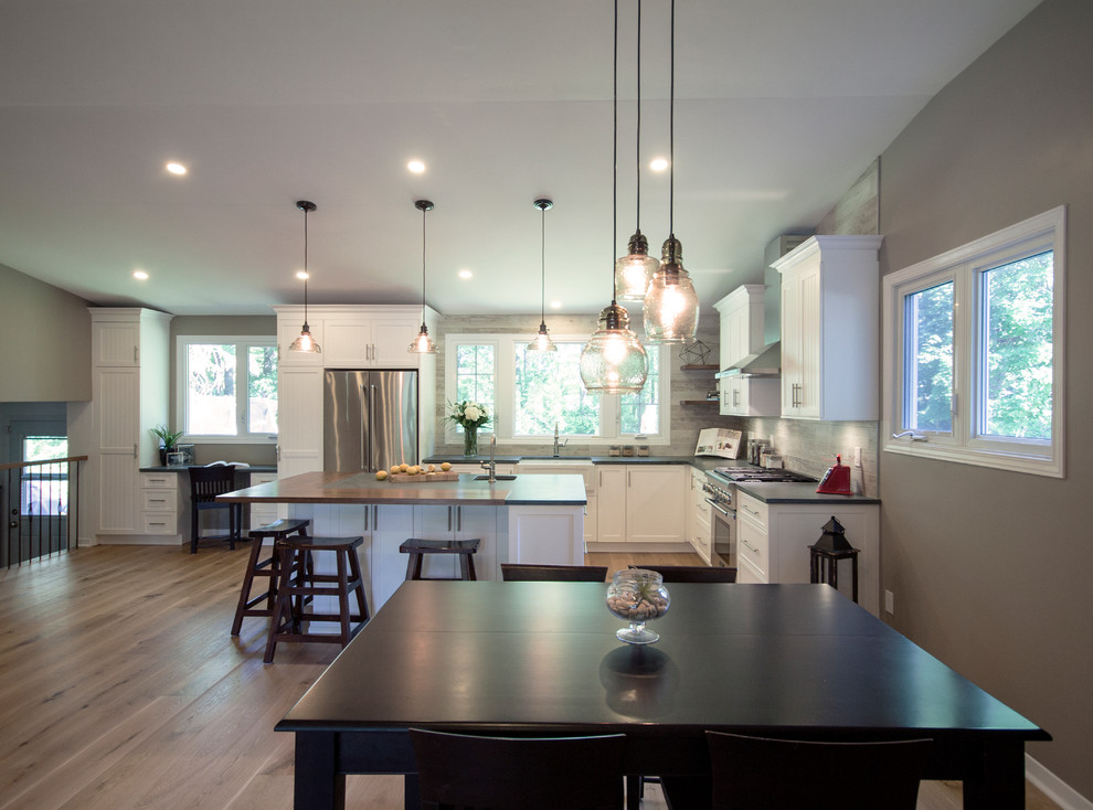 Inspiration for a transitional kitchen remodel in Ottawa