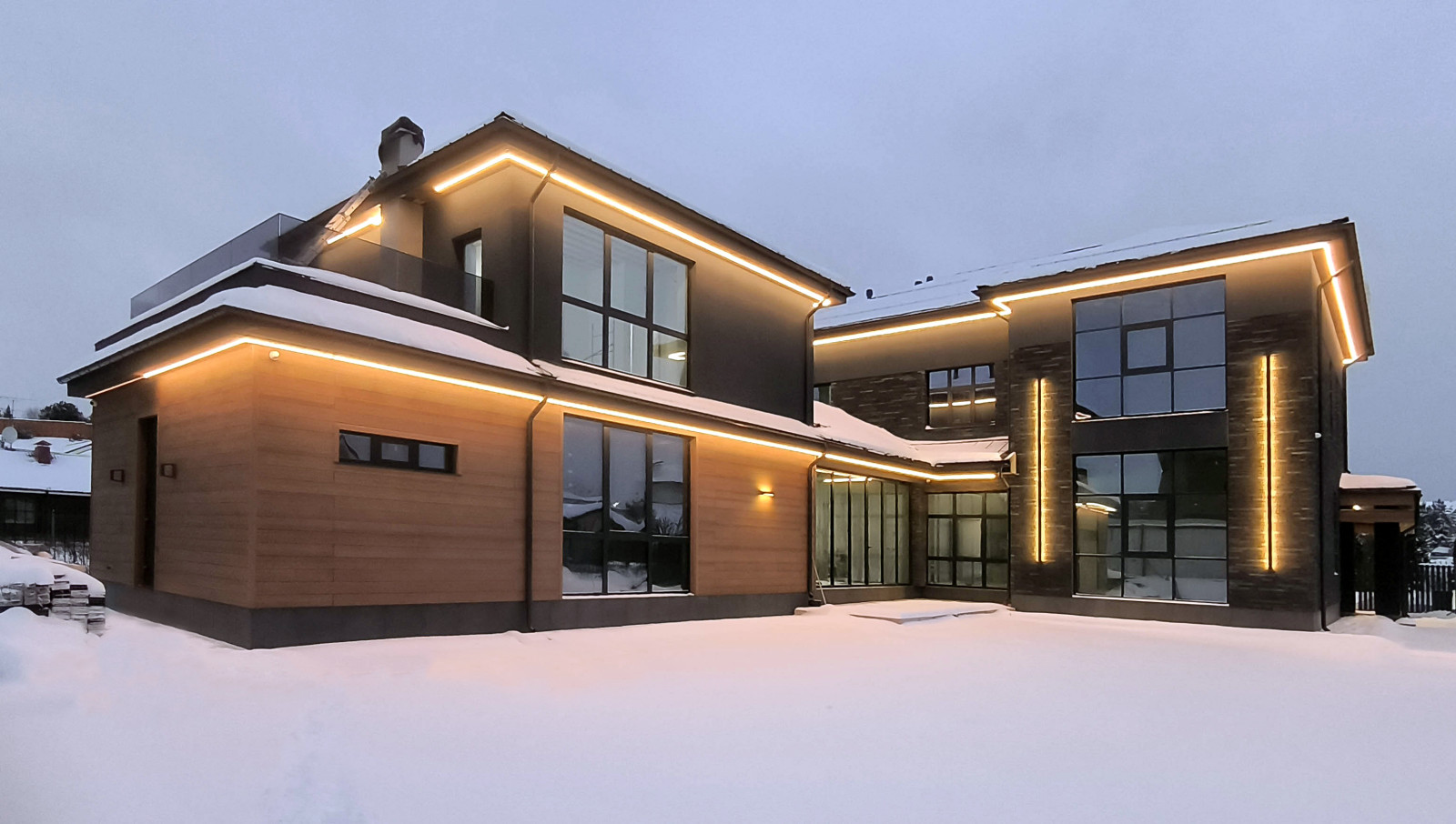 Современный дом с баней и террасой