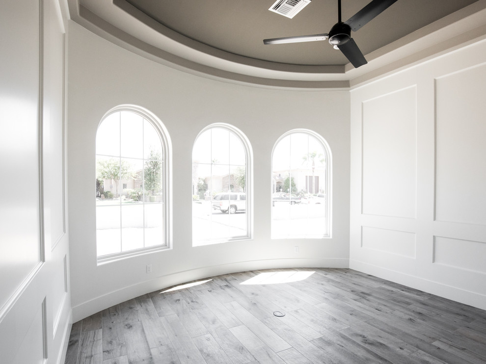 Transitional home design photo in Phoenix