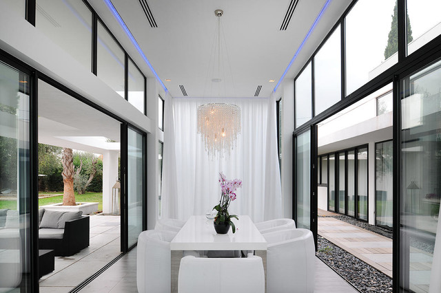 Villa Mougins contemporary-uterum