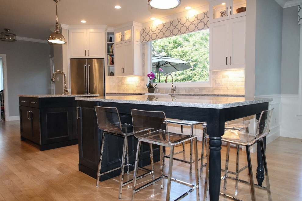 Example of a transitional kitchen design in DC Metro