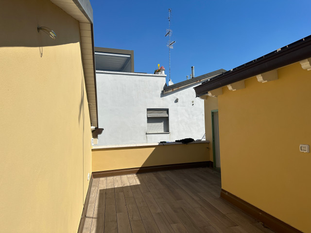 Bellei Terrazzo contemporaneo-terraza-y-balcon