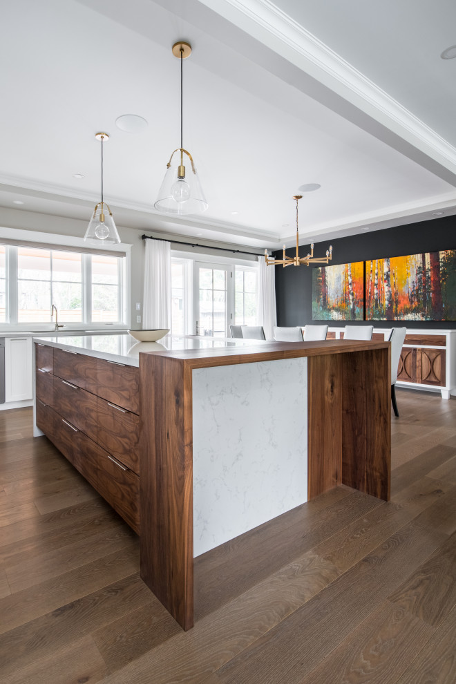 Transitional kitchen photo in Toronto