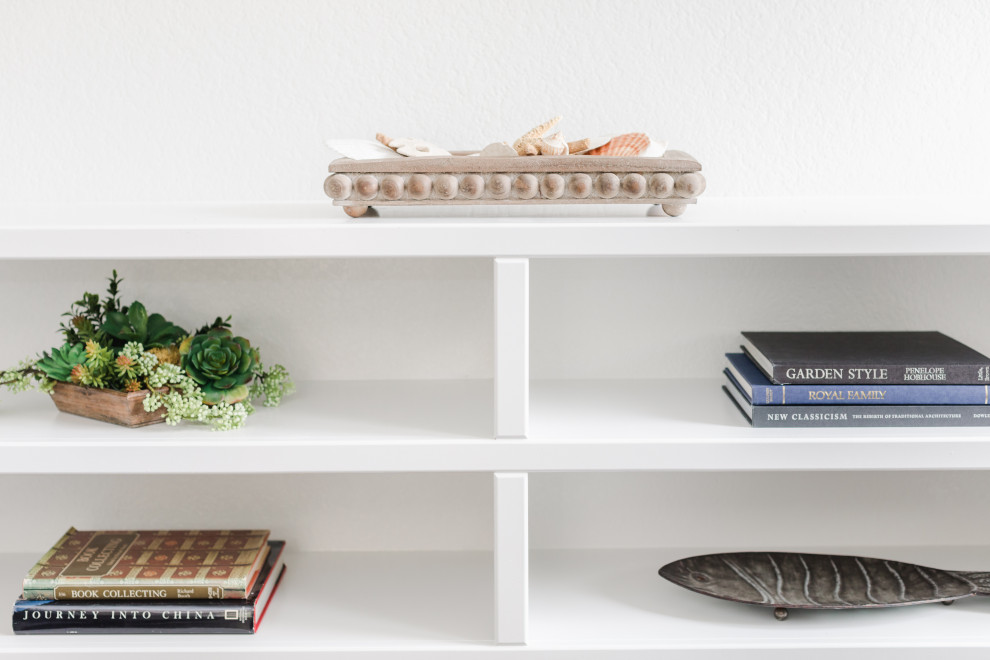 Example of a transitional home design design in San Diego