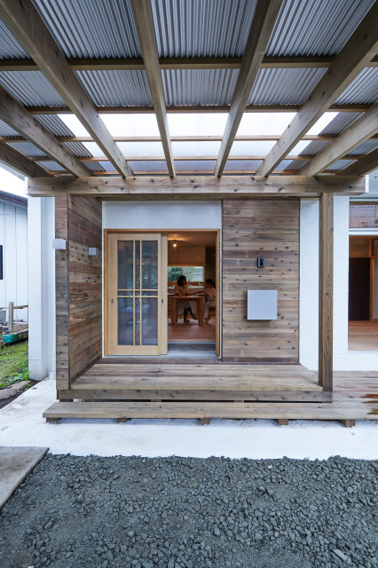 HOUSE / O #4（リノベーション）　タイニーハウス / 玄関 / 縁側 / ポーチ / 外観 nordico-porche
