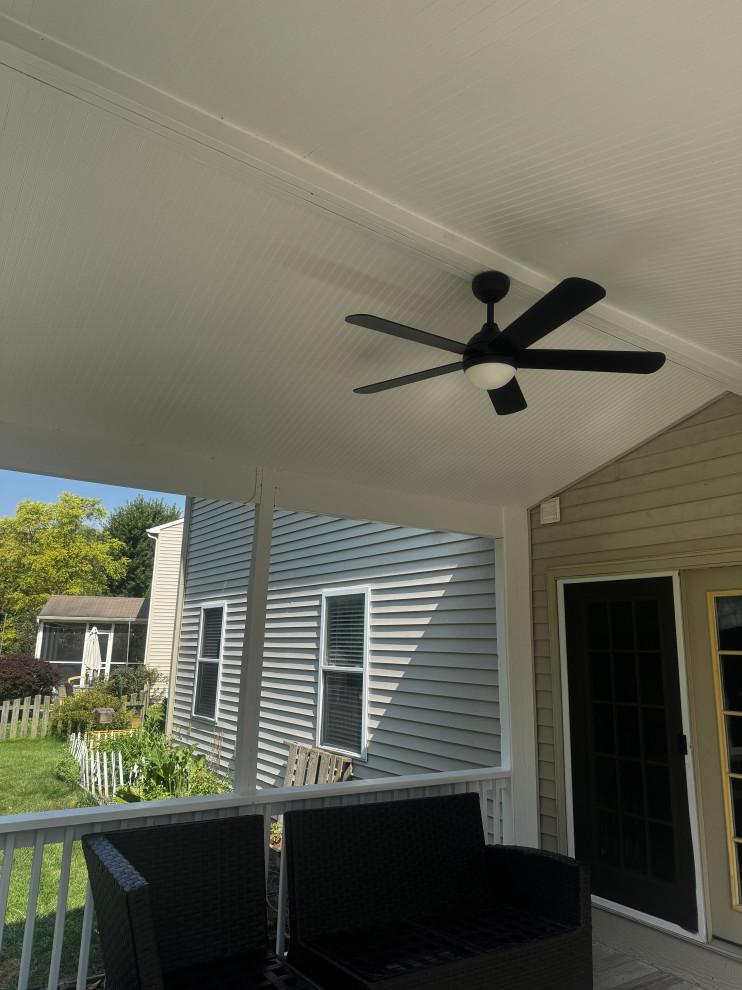 Sweet Briar North Screened in Porch