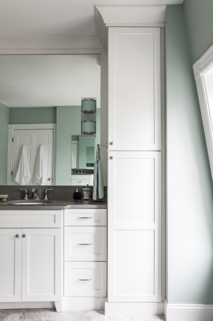 Transitional Bath Remodel nyklassisk-badrum