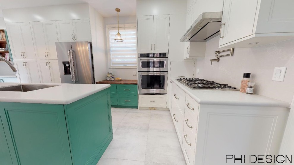 Inspiration for a mid-sized transitional l-shaped porcelain tile and gray floor eat-in kitchen remodel in Toronto with a single-bowl sink, shaker cabinets, white cabinets, quartz countertops, white backsplash, stone slab backsplash, stainless steel appliances, an island and white countertops