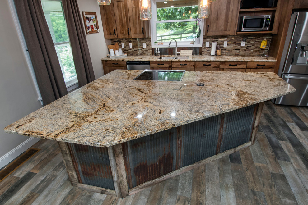 Example of a transitional kitchen design in Columbus