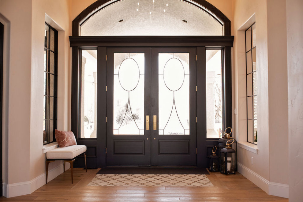 Transitional entryway photo in Denver