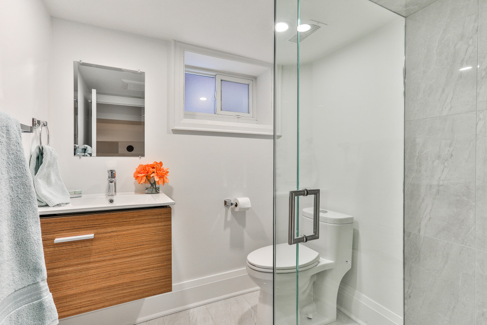 Inspiration for a transitional home design remodel in Toronto