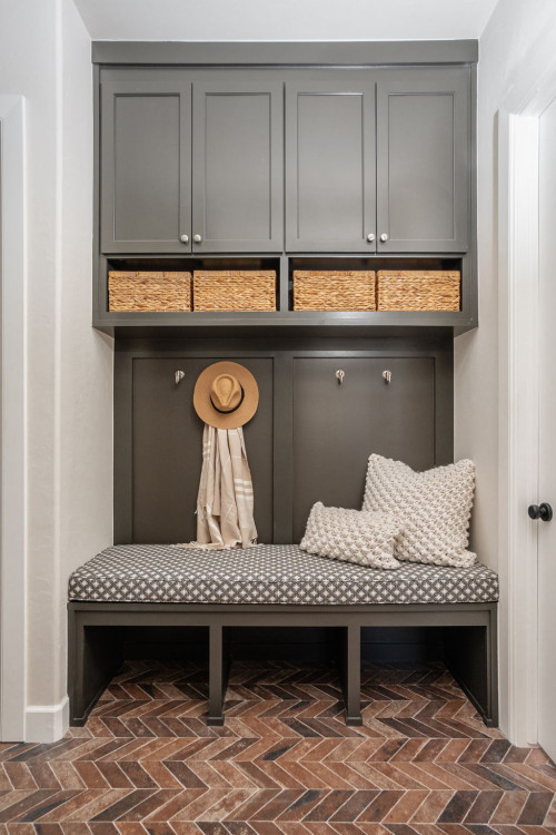 15 Best Entryway Ideas for a More Organized Home - Dive into my latest post for the ultimate guide on spicing up your entryway! Discover 15 amazing ideas to make your home's entrance both welcoming and super organized. 