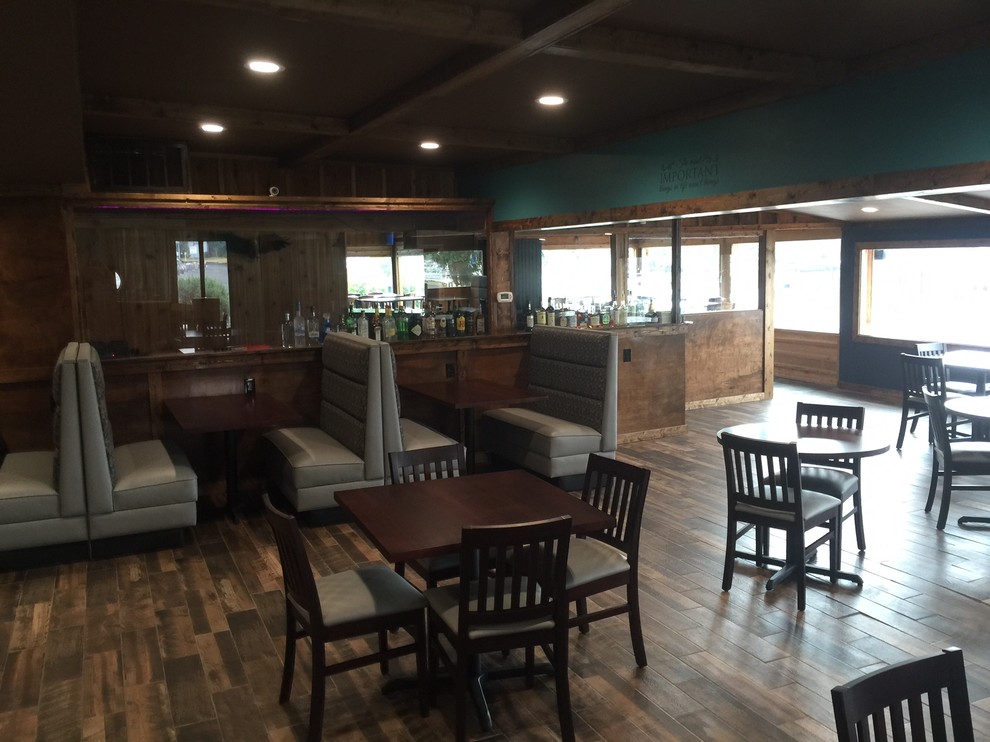 Inspiration for a rustic home design remodel in Dallas