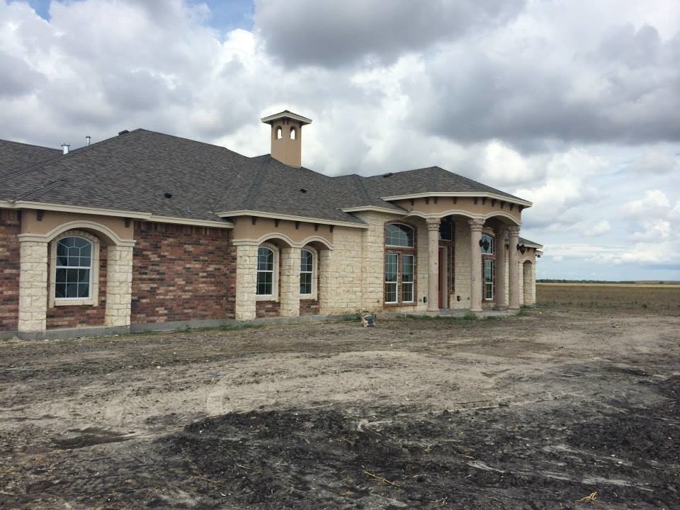 Inspiration for a rustic exterior home remodel in Austin