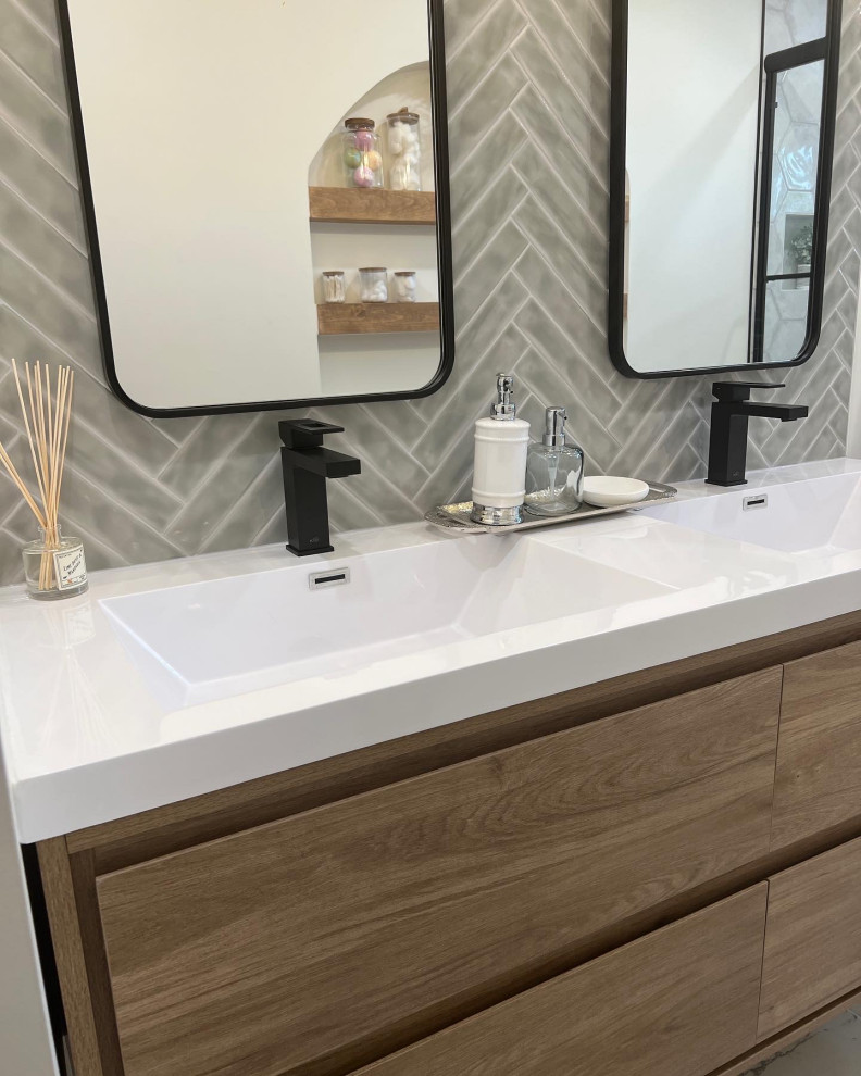 Valley Cottage, Bathroom