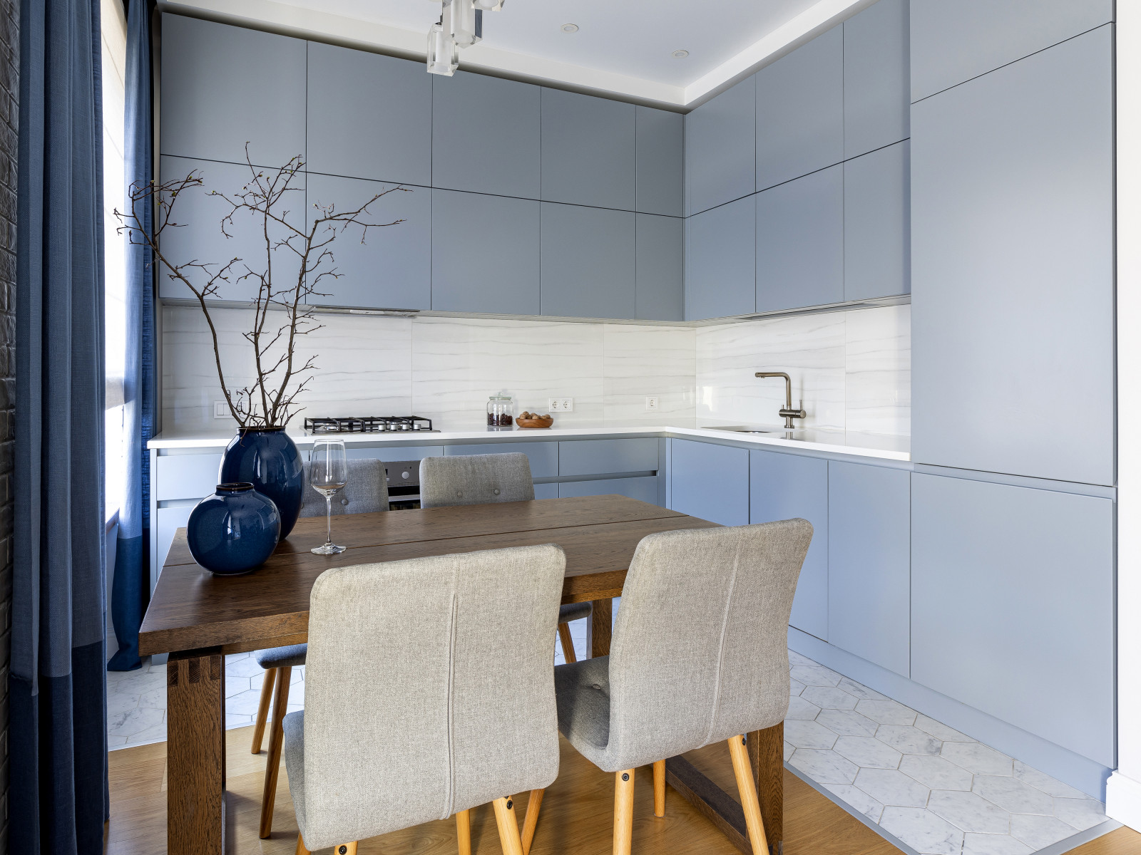 Таврическая 2