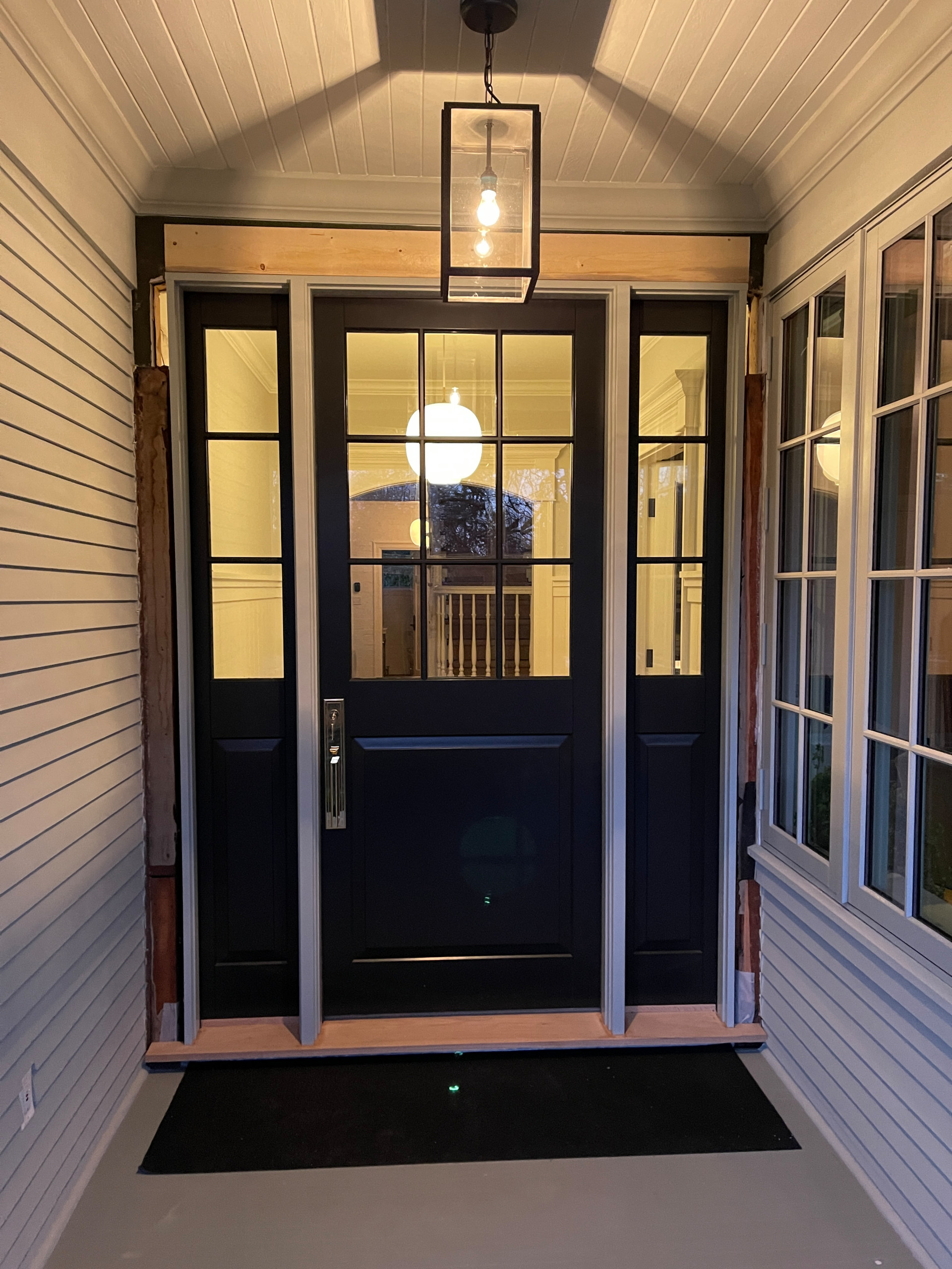 Entryway - entryway idea in Calgary