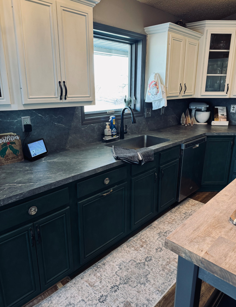 Kitchen Remodel With New Roca Bosco Laminate Countertops and Backsplash ...