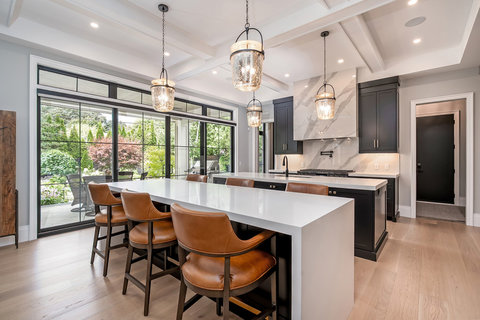 Kitchen - transitional kitchen idea in Toronto