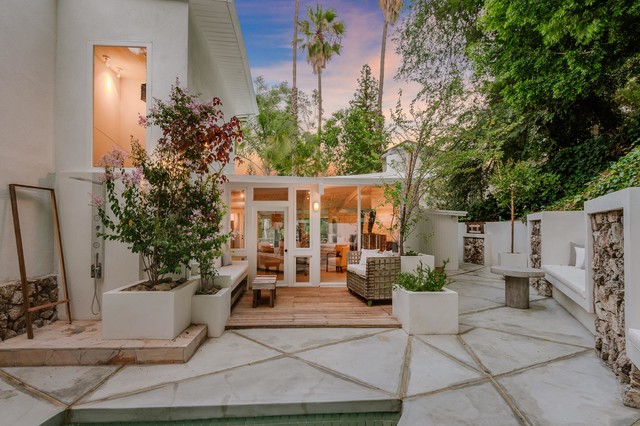 Mid-Century Remodel retro-patio