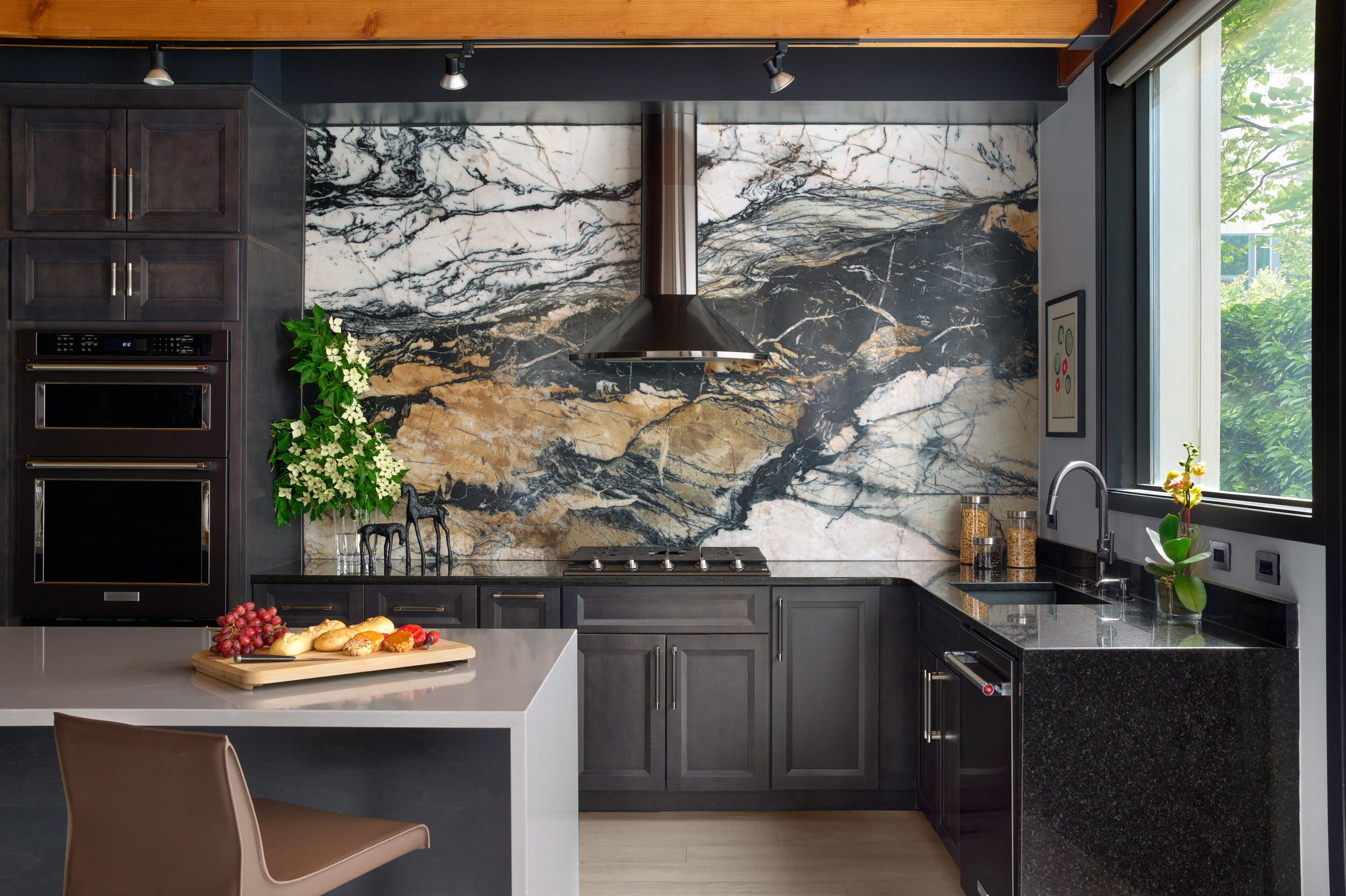 Modern Warmth with an Edge