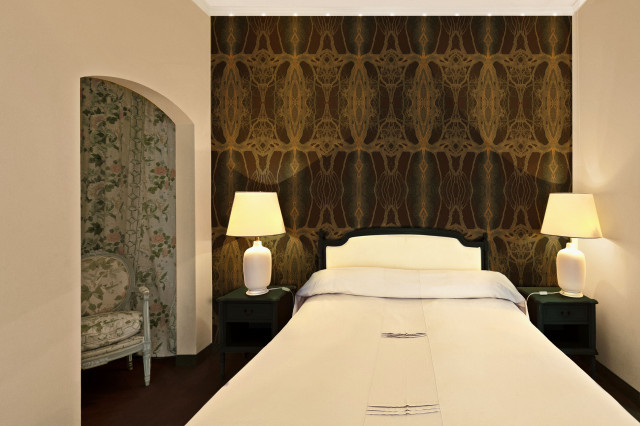 Hotelzimmer / Hotel Room traditional-bedroom