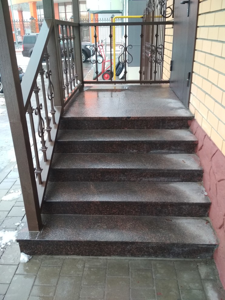 Изготовление и монтаж гранитных ступеней