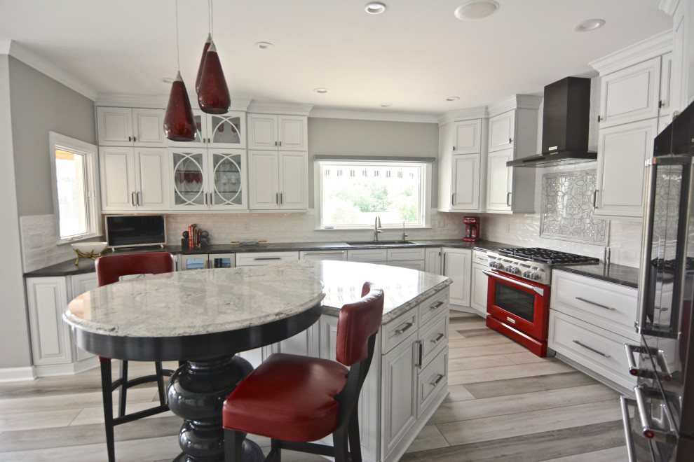 Kitchen - transitional kitchen idea in Indianapolis
