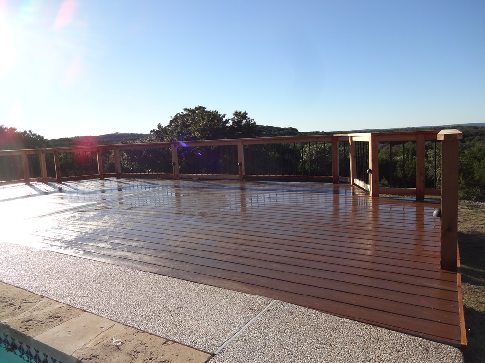 Inspiration for a timeless deck remodel in Austin