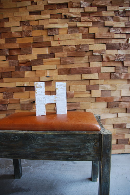 簡単DIY：家具修理のプロに習う、クラック塗料を使ったヴィンテージ風