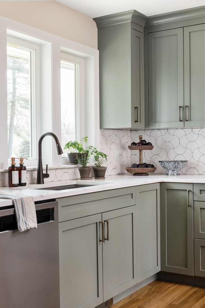 Example of a transitional home design design in Boston