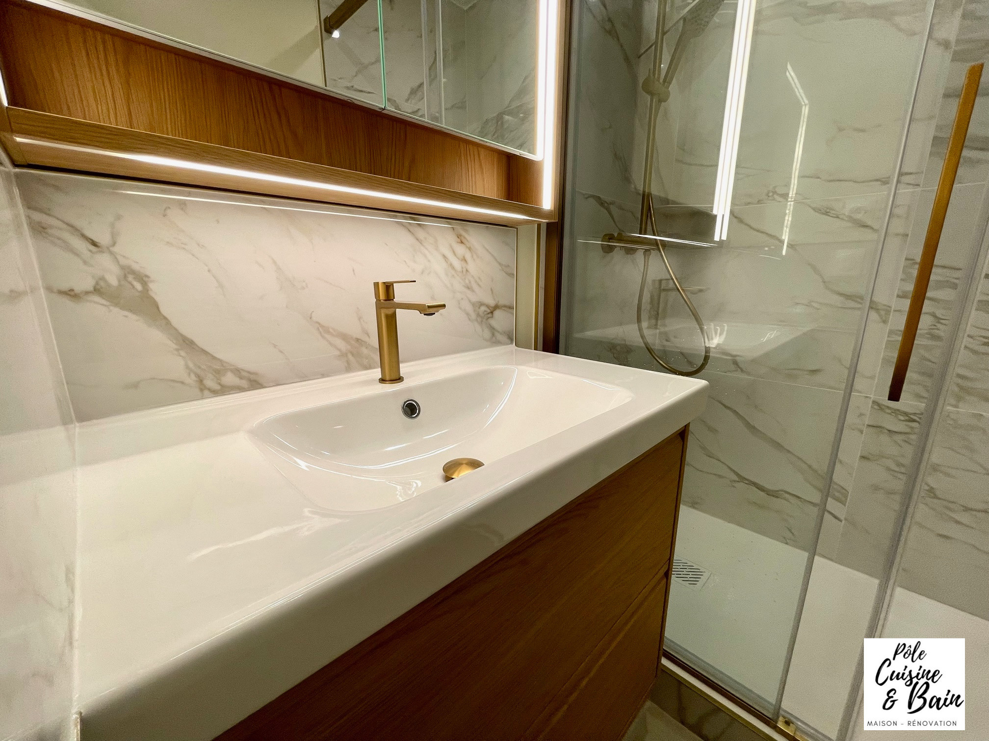 Salle de douche: rénovation totale après dégât des eaux