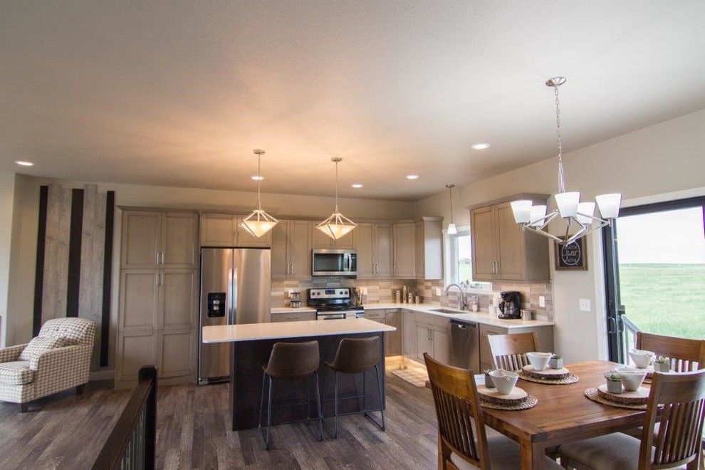 Kitchen - transitional kitchen idea