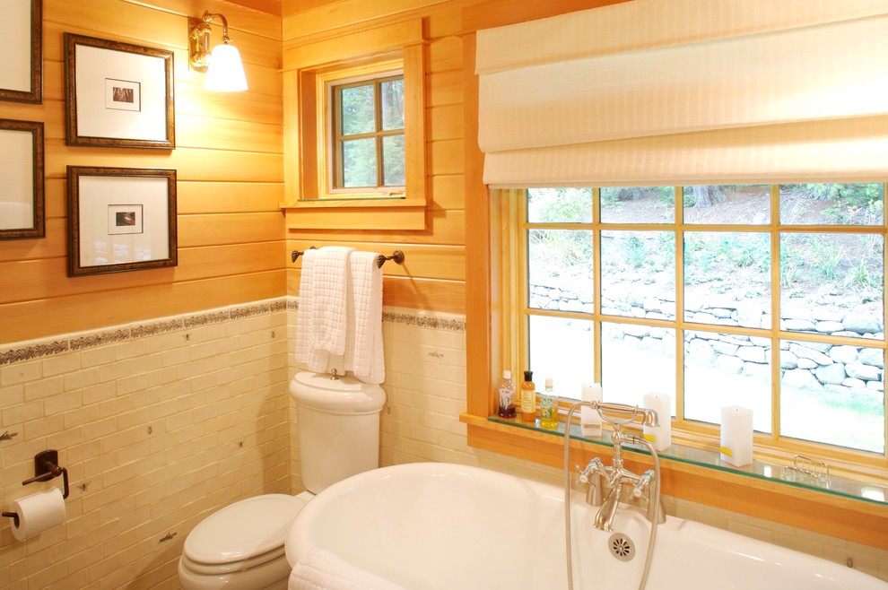 Inspiration for a country bathroom in Burlington.
