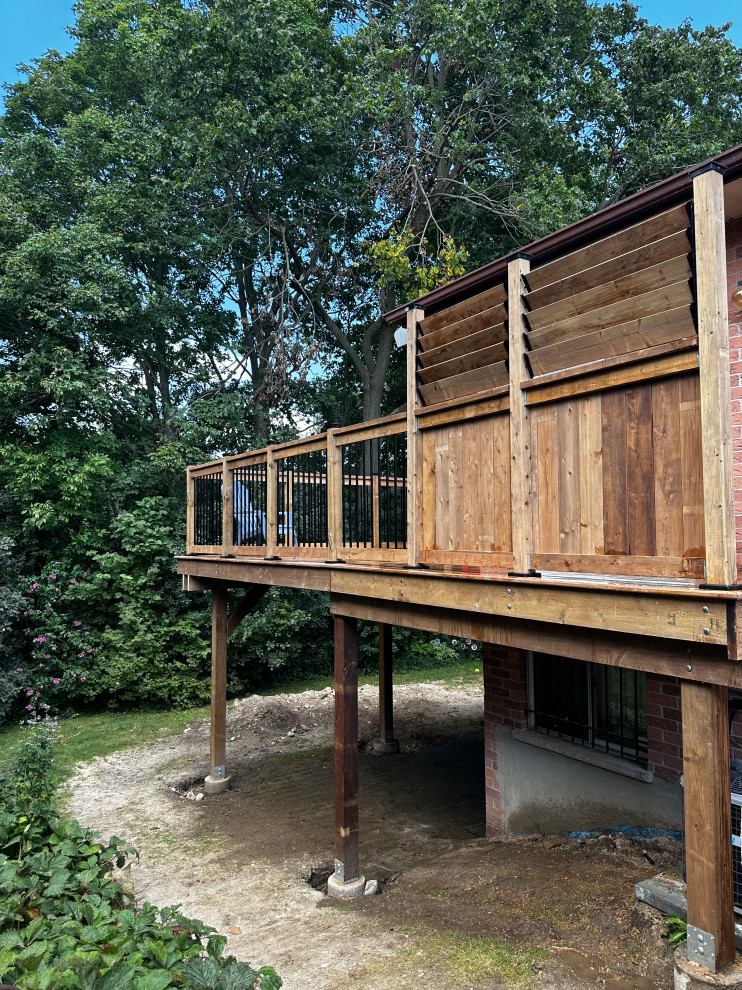 Sweetbriar - Backyard Deck - London, ON