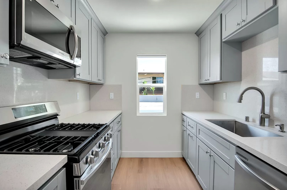 Kitchen - kitchen idea in Orange County