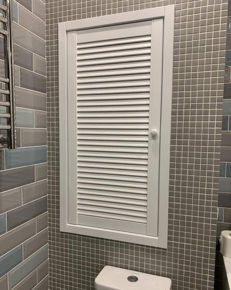 Двери в нишу ванной и в сантехнический шкаф для Анны